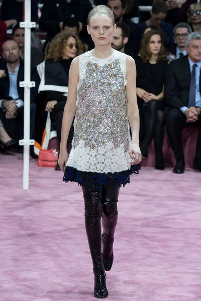 Look 33
